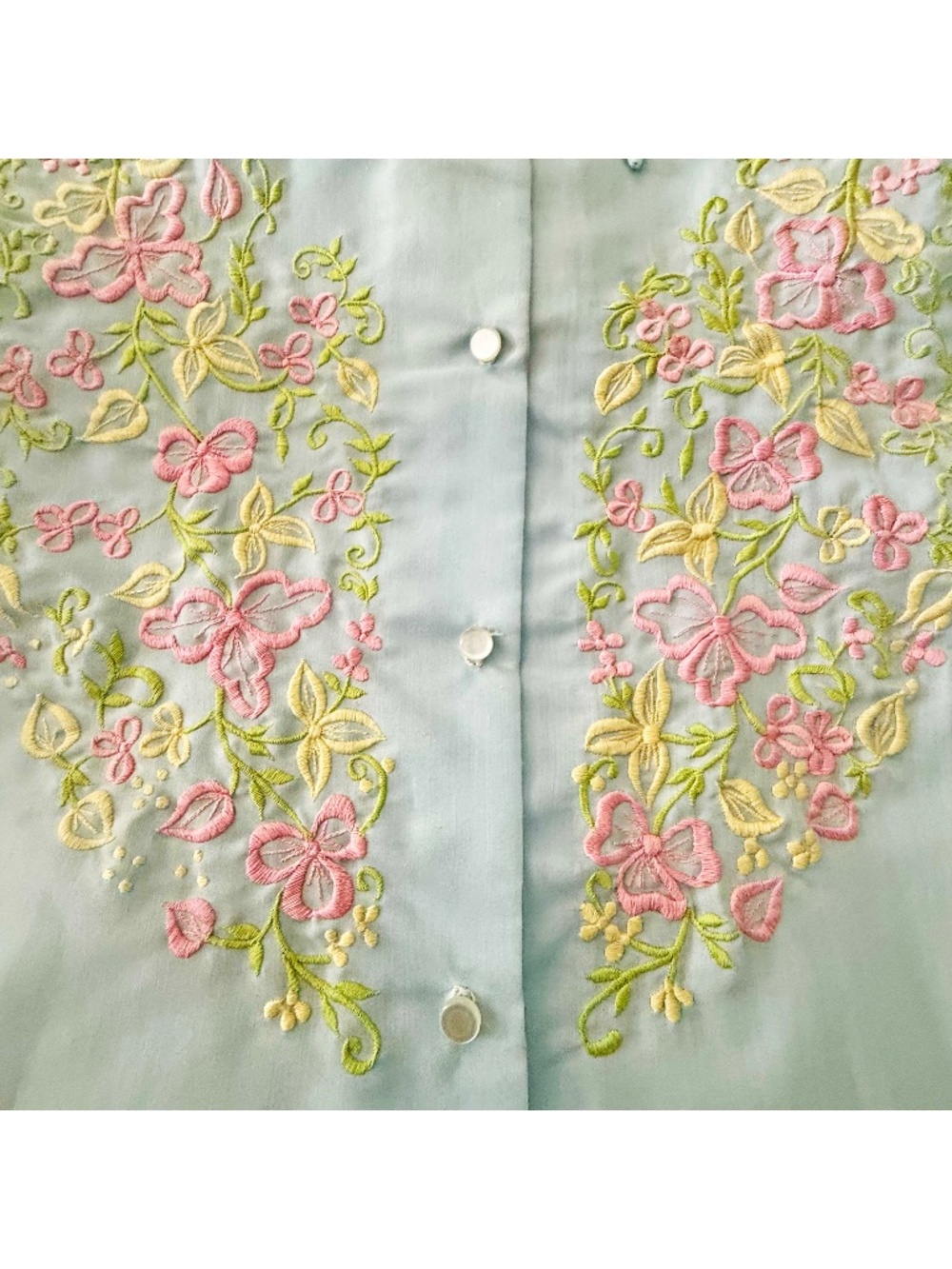 BLOUSE, LIGHT BLUE, TEEN LARGE, FLOWER EMBROIDERED, LONG SLEEVES, EMBROIDERED